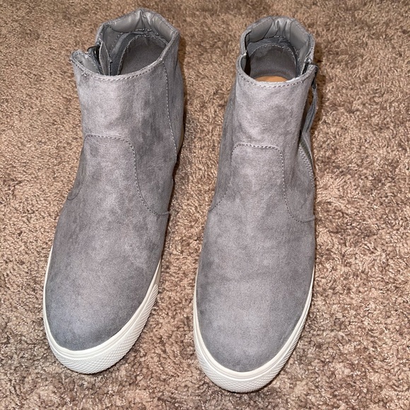 Suede gray Target shoes!! - Picture 4 of 5